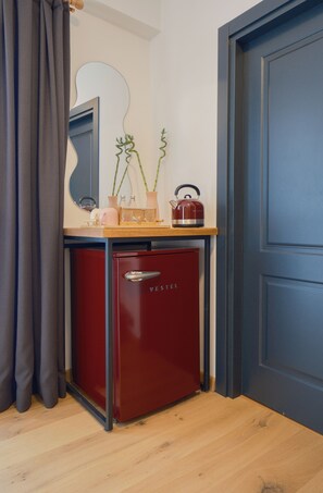 Comfort Room, City View | In-room safe, desk, blackout drapes, soundproofing
