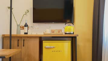 Comfort Room, City View | In-room safe, desk, blackout drapes, soundproofing