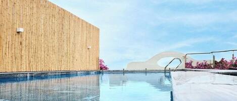 Hồ bơi ngoài trời