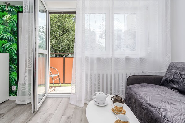 Iron/ironing board, free WiFi - ShortStayPoland Anielewicza B130 (Warsaw)