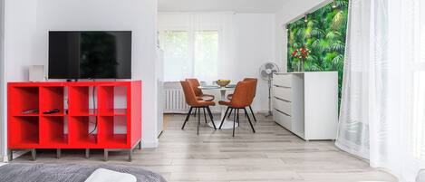 Iron/ironing board, free WiFi