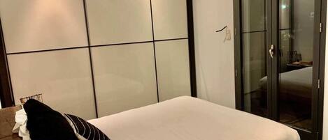 3 chambres, fer et planche à repasser, Wi-Fi gratuit, draps fournis