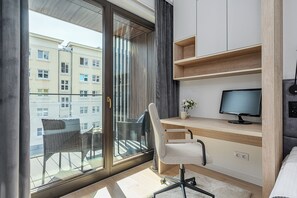 Iron/ironing board, free WiFi - ShortStayPoland Dzielna B129 (Warsaw)