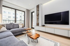 Iron/ironing board, free WiFi