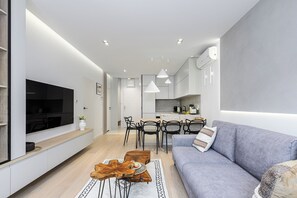 Iron/ironing board, free WiFi