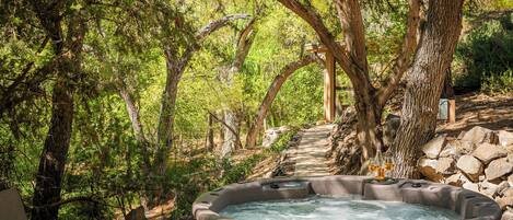 Outdoor spa tub
