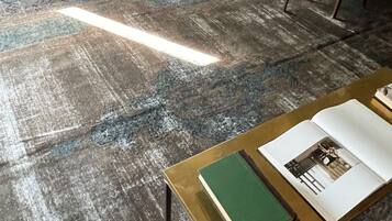 Suite monolocale Elite, 1 letto king, non fumatori | Una cassaforte in camera, con stile personalizzato