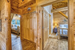 3 chambres, fer et planche Ă repasser, Wi-Fi, draps fournis