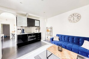 Living area - Superb accommodation close to station and freeway (Savigny-sur-Orge)