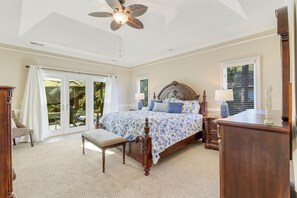 5 bedrooms, iron/ironing board, free WiFi, bed sheets