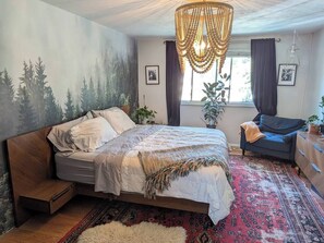 5 bedrooms, iron/ironing board, free WiFi, bed sheets