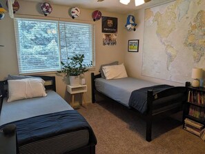 5 bedrooms, iron/ironing board, free WiFi, bed sheets