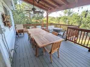 屋外ダイニングエリア