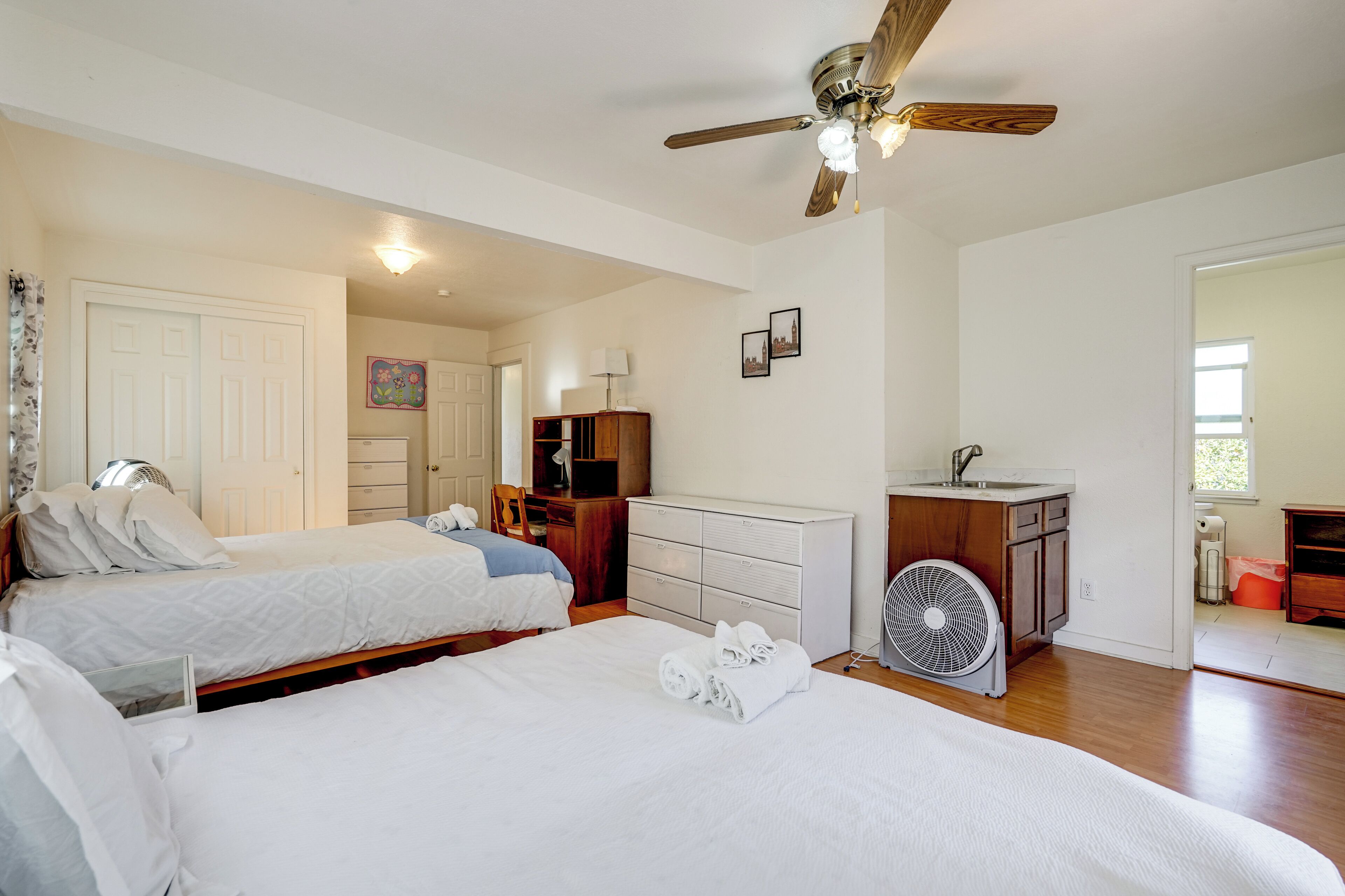 House (6 Bedrooms) | Interior