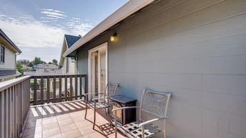 House (6 Bedrooms) | Interior