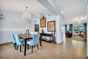 House (3 Bedrooms) | Interior