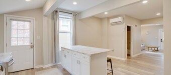 Walk to Wku, Bars & Dining! Updated Duplex Home