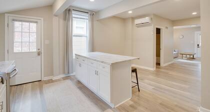 Walk to Wku, Bars & Dining! Updated Duplex Home