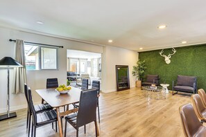 House (4 Bedrooms) | Interior