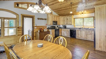 House (3 Bedrooms) | Bahagian dalam