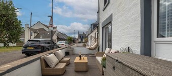 5 South Street - Beach Front Apartment