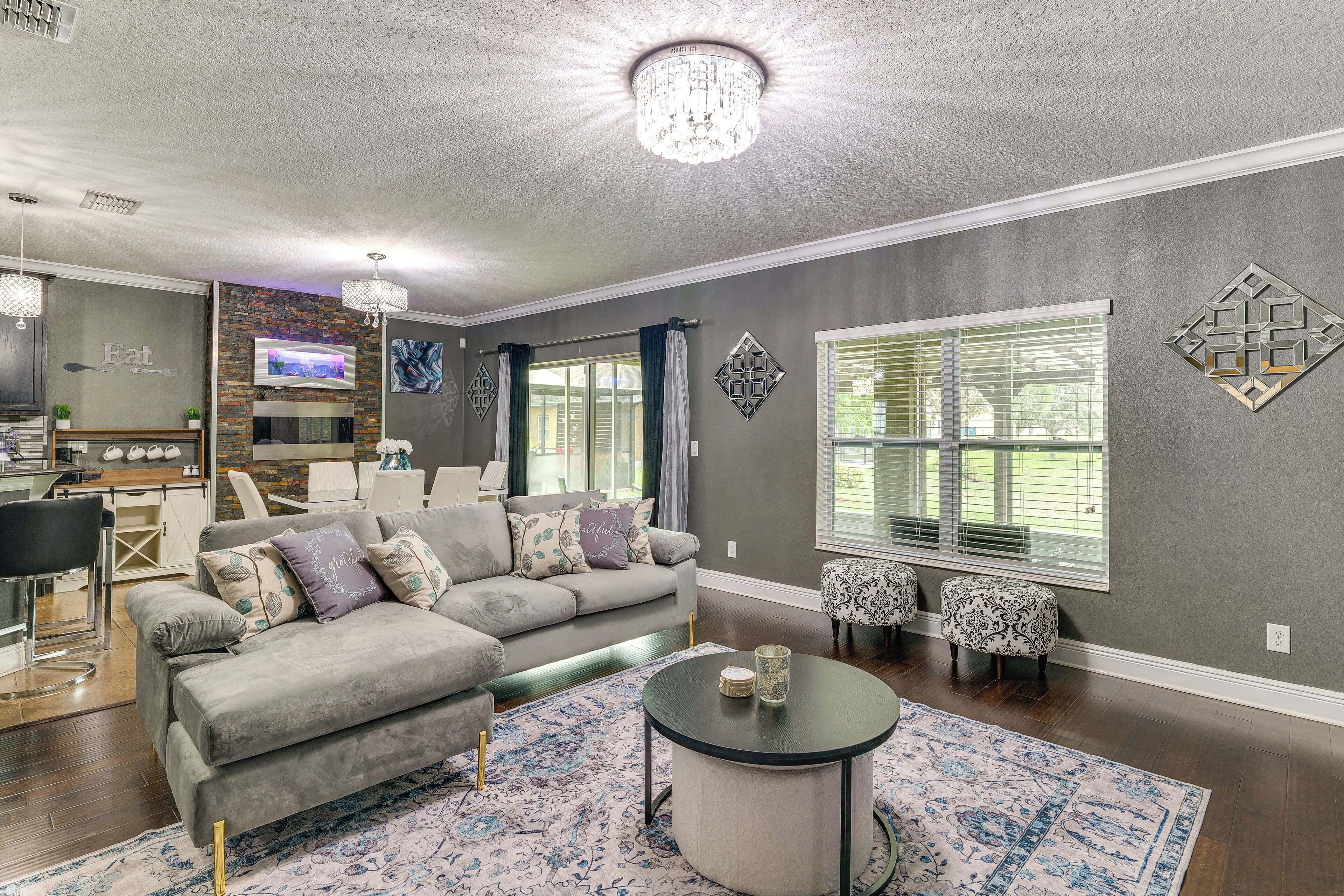 House (5 Bedrooms) | Interior