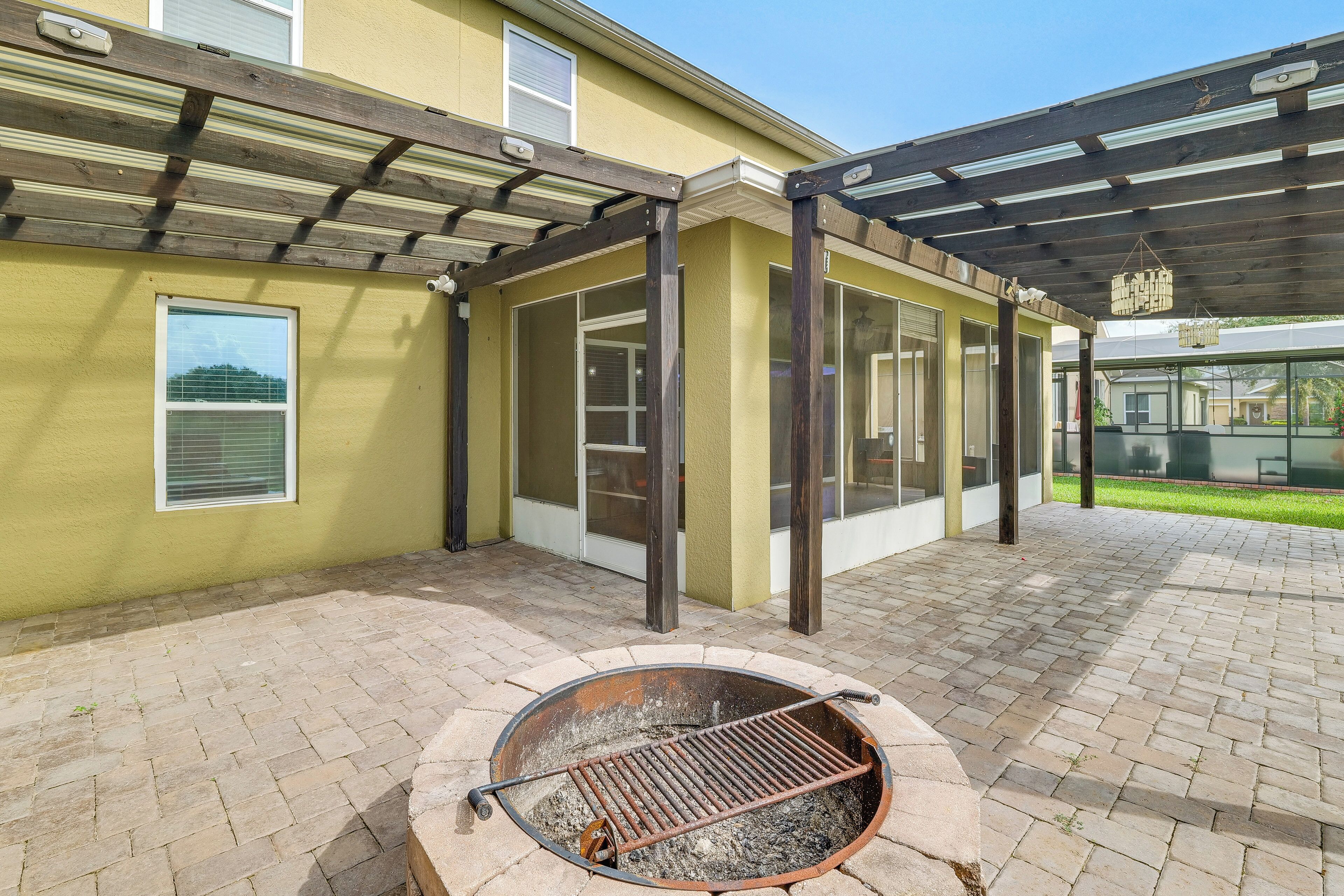 House (5 Bedrooms) | Interior