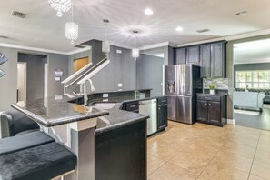 Interior - Media Lounge & Bar: Spacious Davenport Family Home (Davenport)