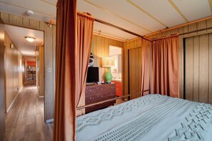 House (3 Bedrooms) | Interior - Walk to Beach! Fun Retro Retreat in Ocean Shores (Ocean Shores)