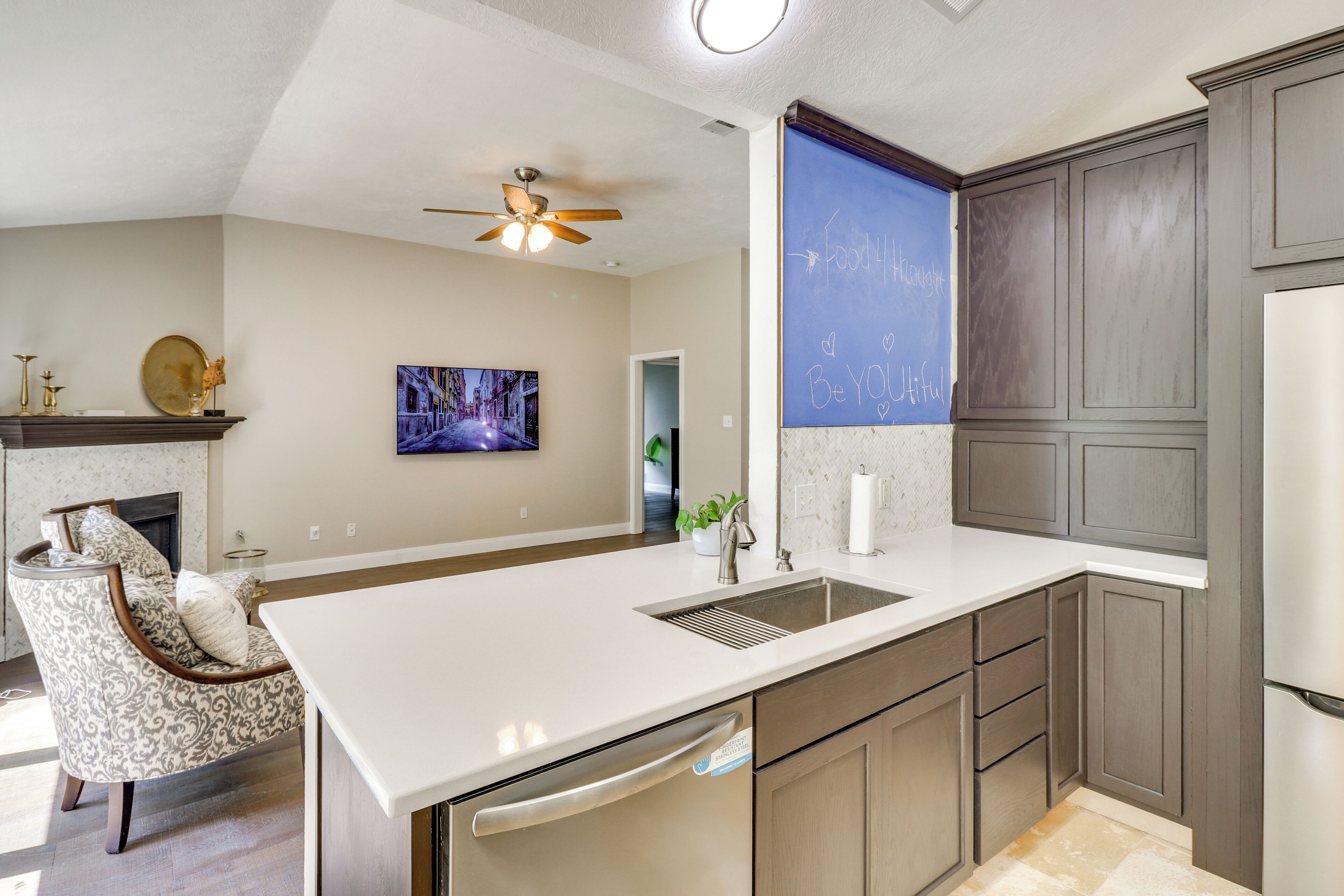 House (2 Bedrooms) | Interior