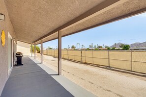 House (2 Bedrooms) | Interior - Mtn-view Getaway w/ Pool: 4 Mi to Dtwn Palm Desert (Palm Desert)
