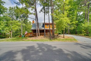 House (2 Bedrooms) | Interior - Hot Tub & Game Room! Family Cabin Near Gatlinburg (Sevierville)
