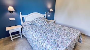2 slaapkamers, een strijkplank/strijkijzer, gratis wifi, beddengoed