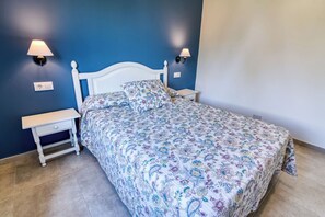 2 bedrooms, iron/ironing board, free WiFi, bed sheets - Two-bedroom apartments (Cap d'Artrutx)