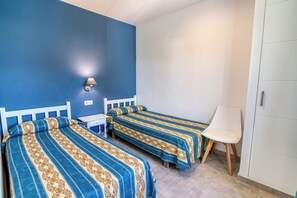 2 bedrooms, iron/ironing board, free WiFi, bed sheets - Two-bedroom apartments (Cap d'Artrutx)