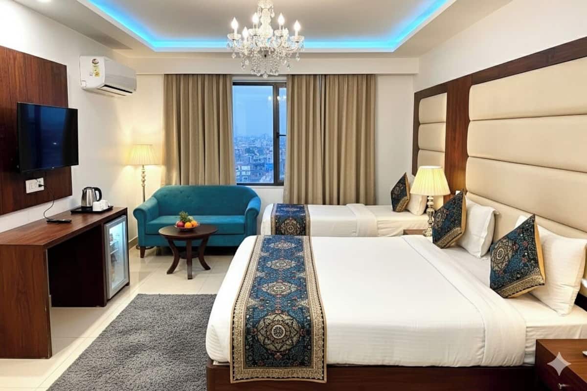 Superior Double Room, City View | Premium bedding, pillowtop beds, desk, laptop workspace