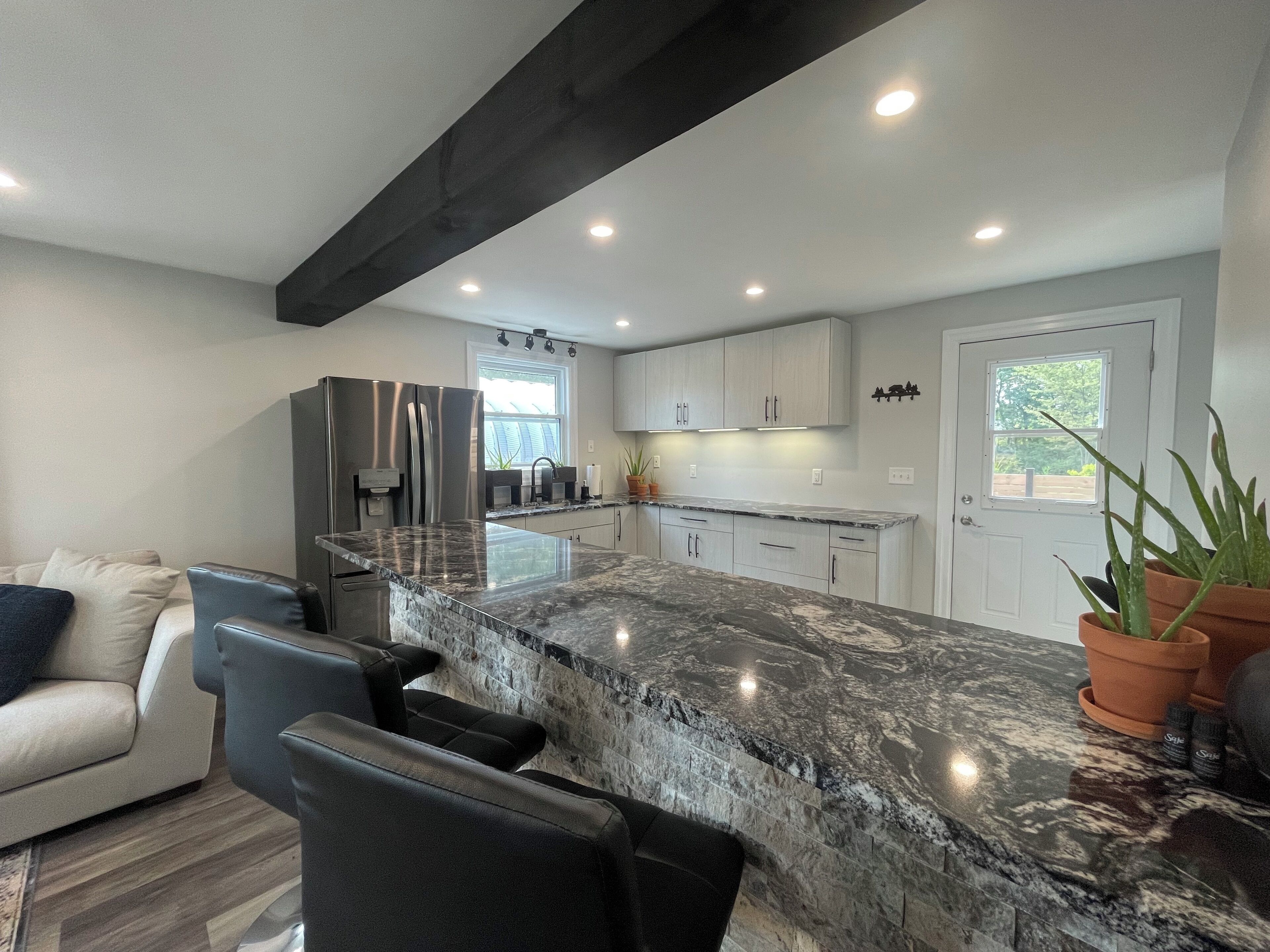 المنشأة من الداخل