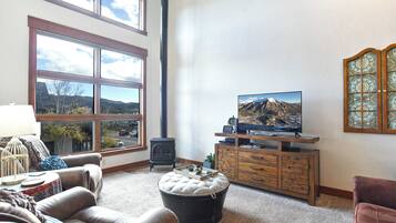 TV connectée, cheminée