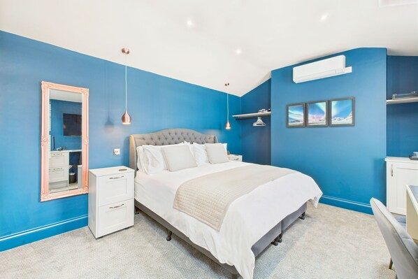 6 bedrooms, WiFi, bed sheets