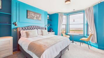 6 bedrooms, WiFi, bed sheets