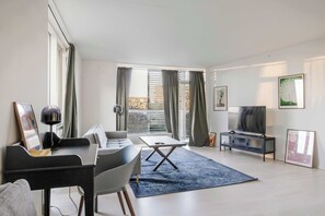 TV, offices - Amager fam Apartment (København)