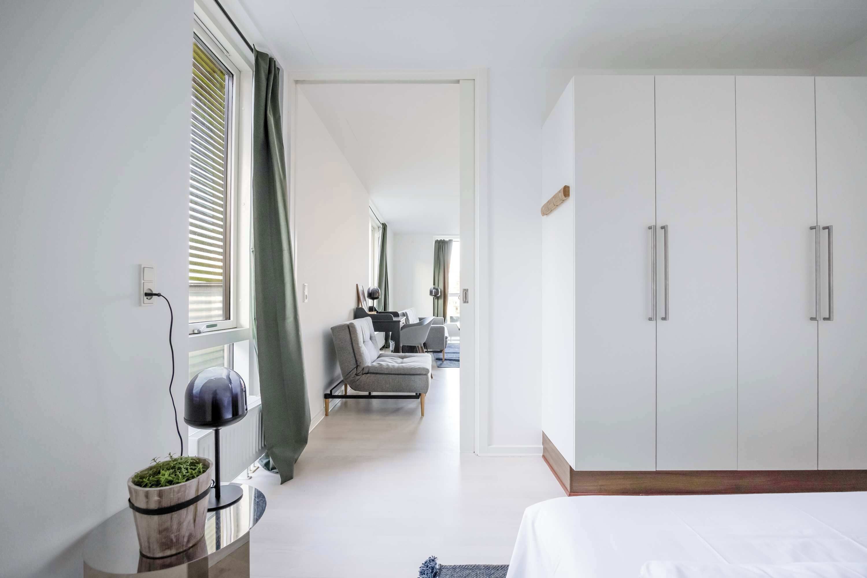 4 多间卧室、办公桌、熨斗/熨衣板、WiFi