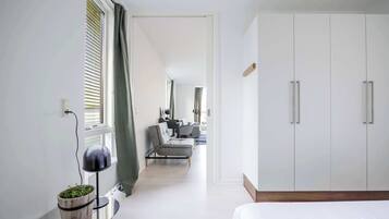 4 sovrum, skrivbord, strykjÀrn/strykbrÀda och wi-fi