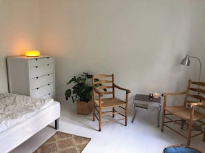 Desk, iron/ironing board, travel cot, WiFi
