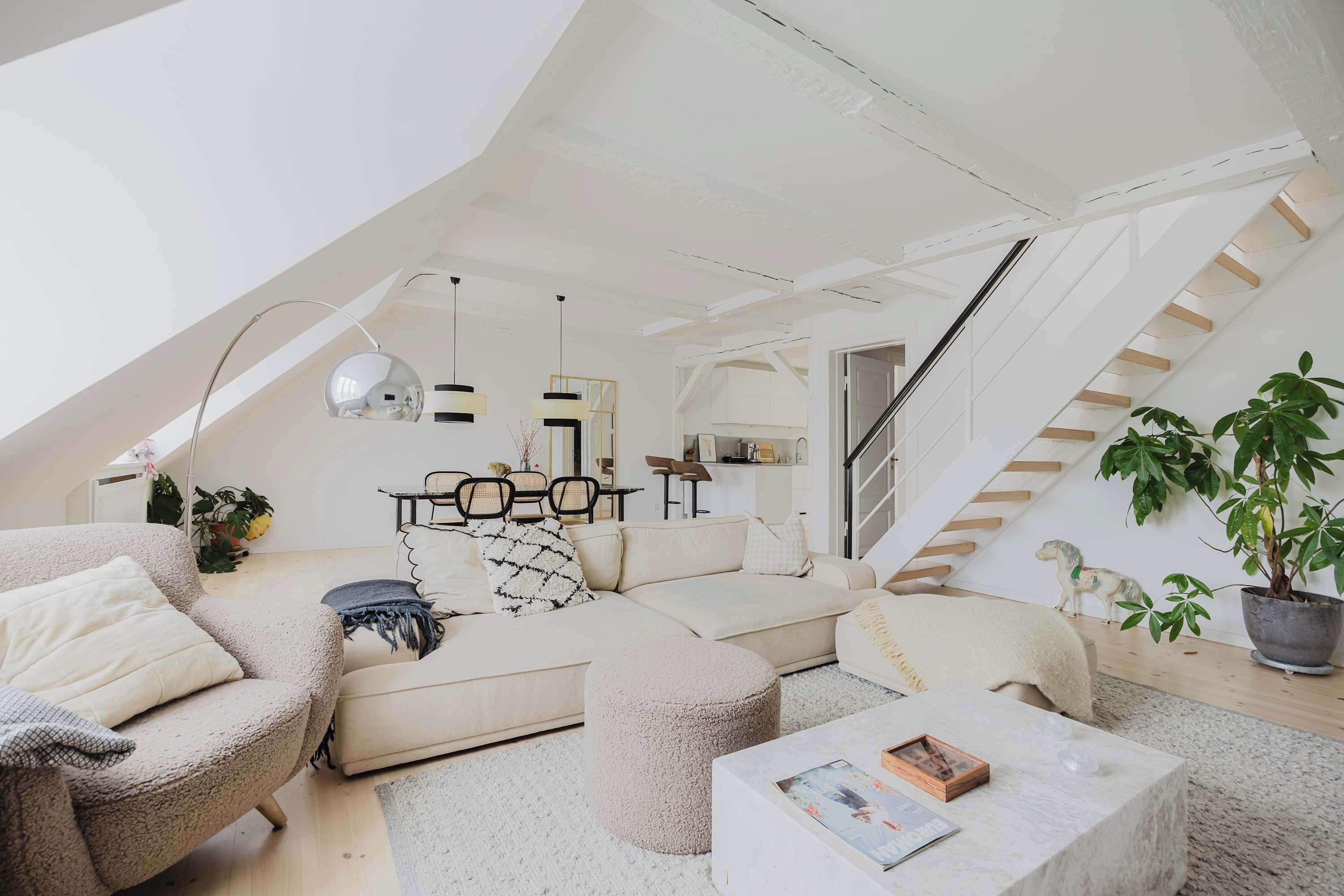 TV, peis og kontorer