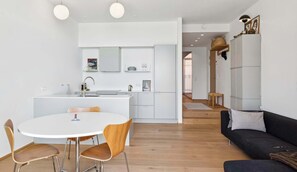 TV, offices - Luxury Apt with Harbor Views (København)