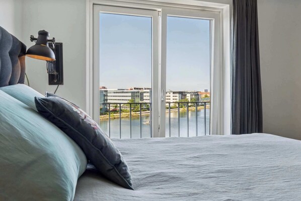 مكواة/لوح كي وواي فاي وملاءات أسرّة