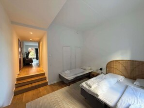 2 chambres, fer et planche à repasser, Wi-Fi, draps fournis