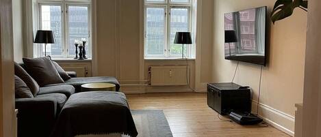 Televisión, oficina