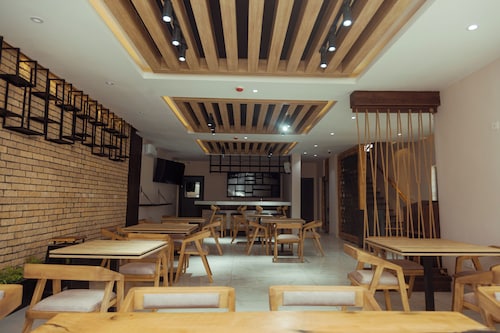 Grayville Hotels and Bistro